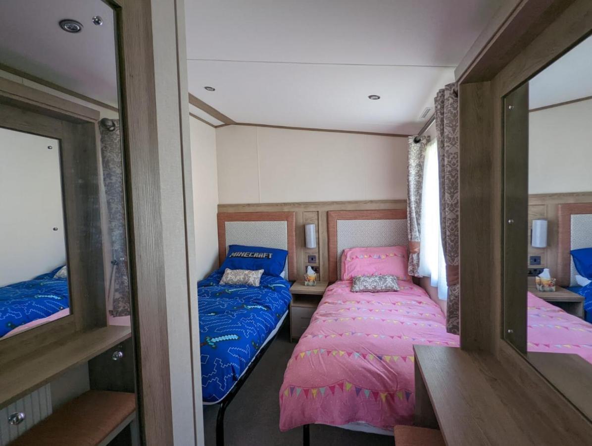 Stunning Luxury Caravan On Edge Of New Forest On Shorefield Country Park Entertainment And Leisure Passes Included Milford on Sea Eksteriør billede